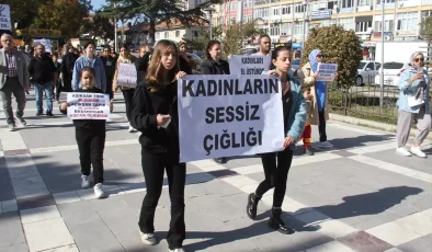 Beyşehir’de Kadın ve Çocuk Cinayetlerine Tepki Yürüyüşü Düzenlendi